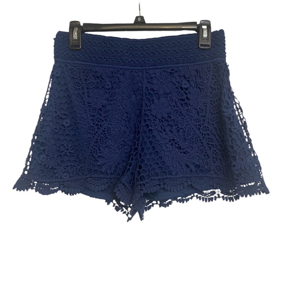 LC WOMENS NAVY LACE MACRAME SHORTS S - Picture 1 of 6